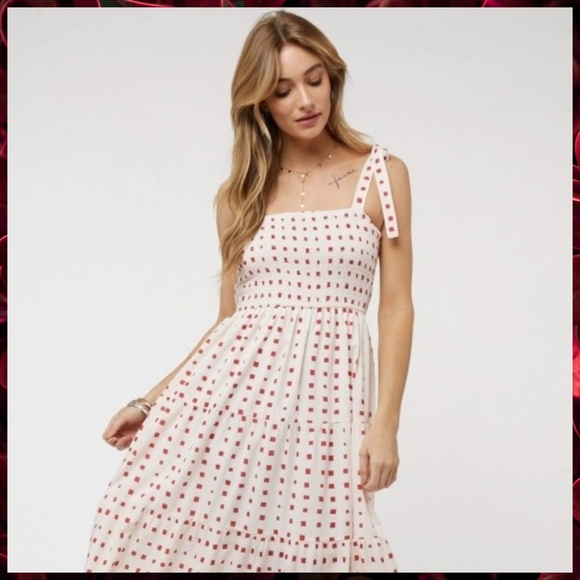 Lux Brand Lined Maxi Dress Smocked, Ruffled Tiers, Wide Shoulder Ties & Pockets - Picture 11 of 14